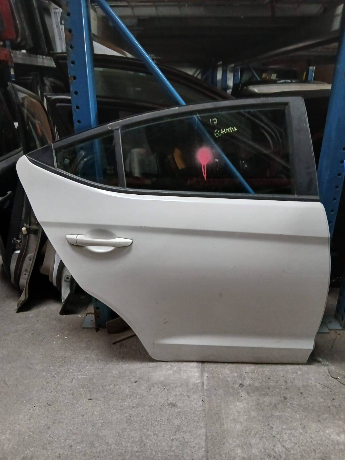Hyundai Elantra 2017 - 2020 Puerta Trasera Derecho Usado Original - vista 1