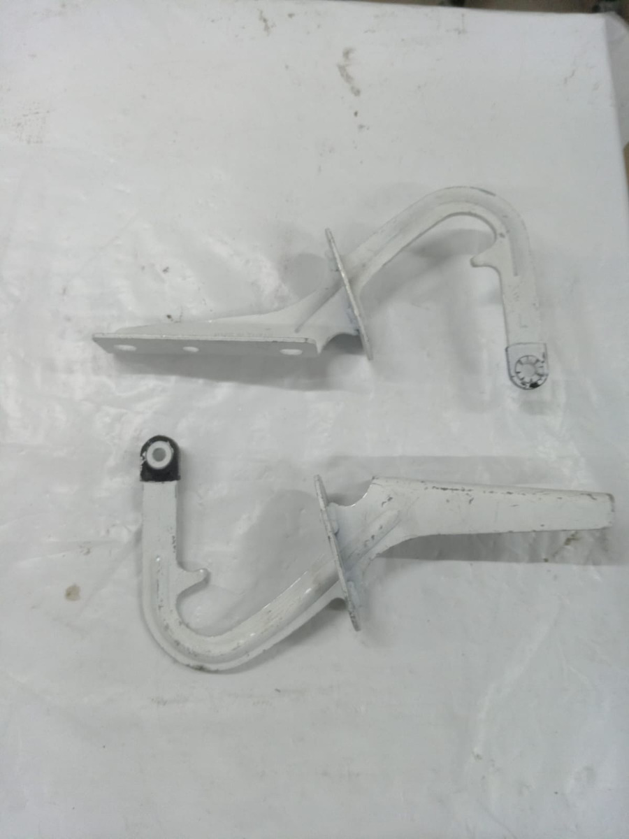 Bisagras De Cofre Der Nissan D22,08/15   Np300,07/15