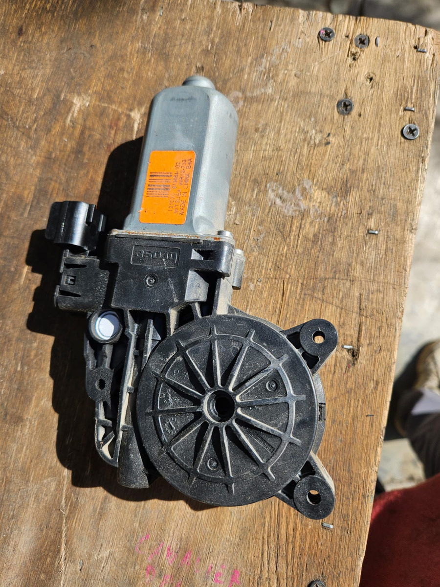 Ford Focus 2012-2016 Motor Elevador Vidrio Delantero Der
