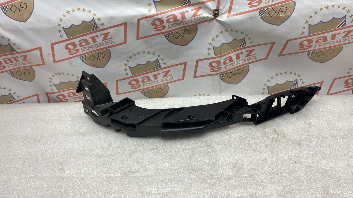 Volkswagen Vento 2014 - 2021 Base de Faro Delantera Izquierdo Usado Generico