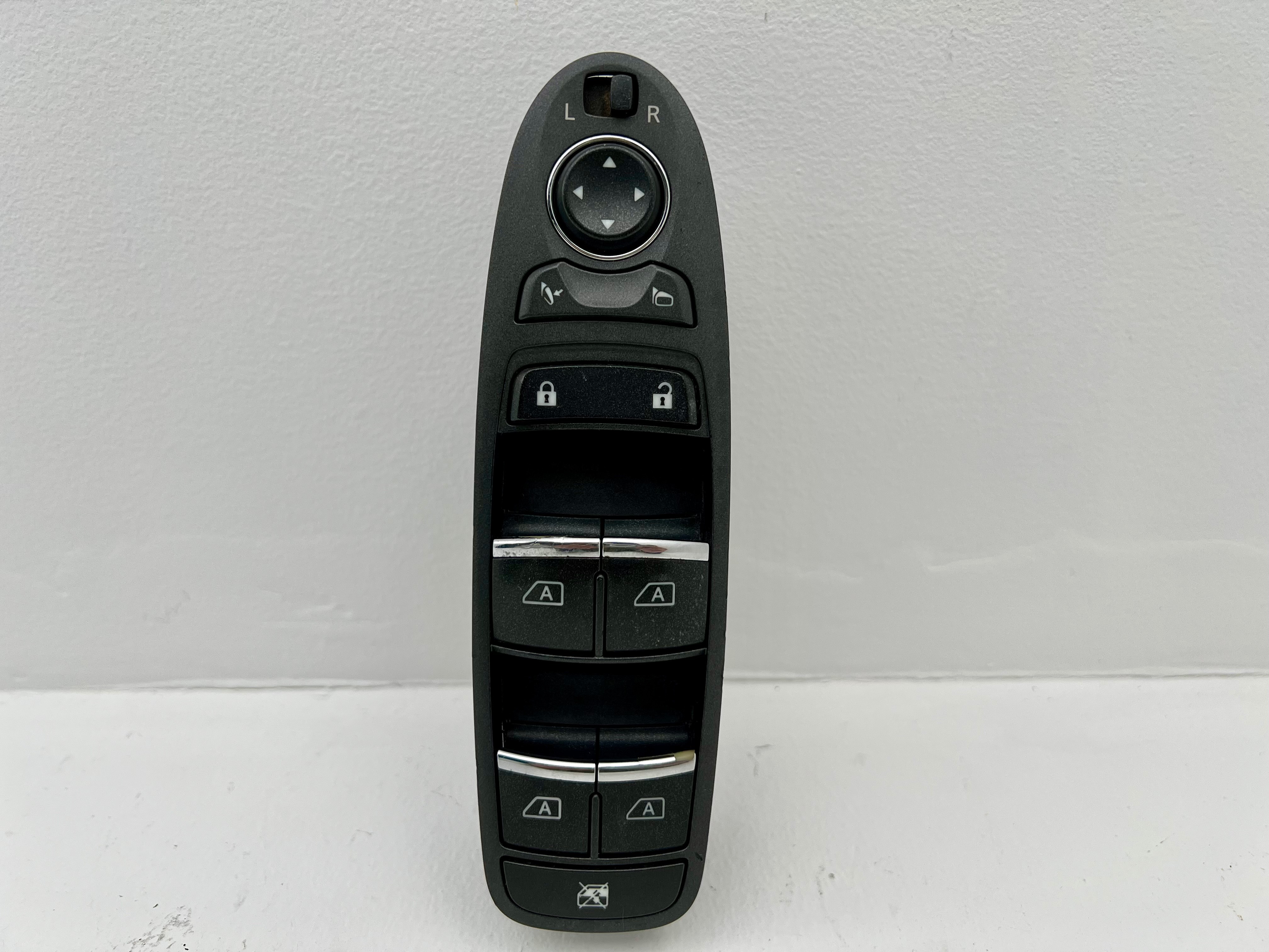 Infiniti Qx60 2013 - 2020 Control de puerta Delantera Izquierdo Usado Original