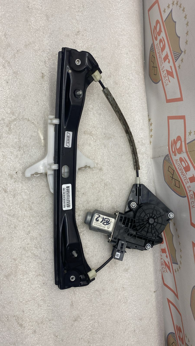Volkswagen Jetta 2011 - 2018 Eléctricos Trasera Derecho Usado Original