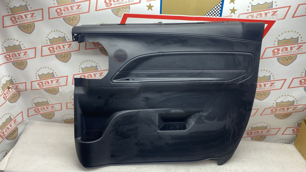 Toyota Sienna 2021 - 2024 Vestidura Trasera Derecho Usado Original