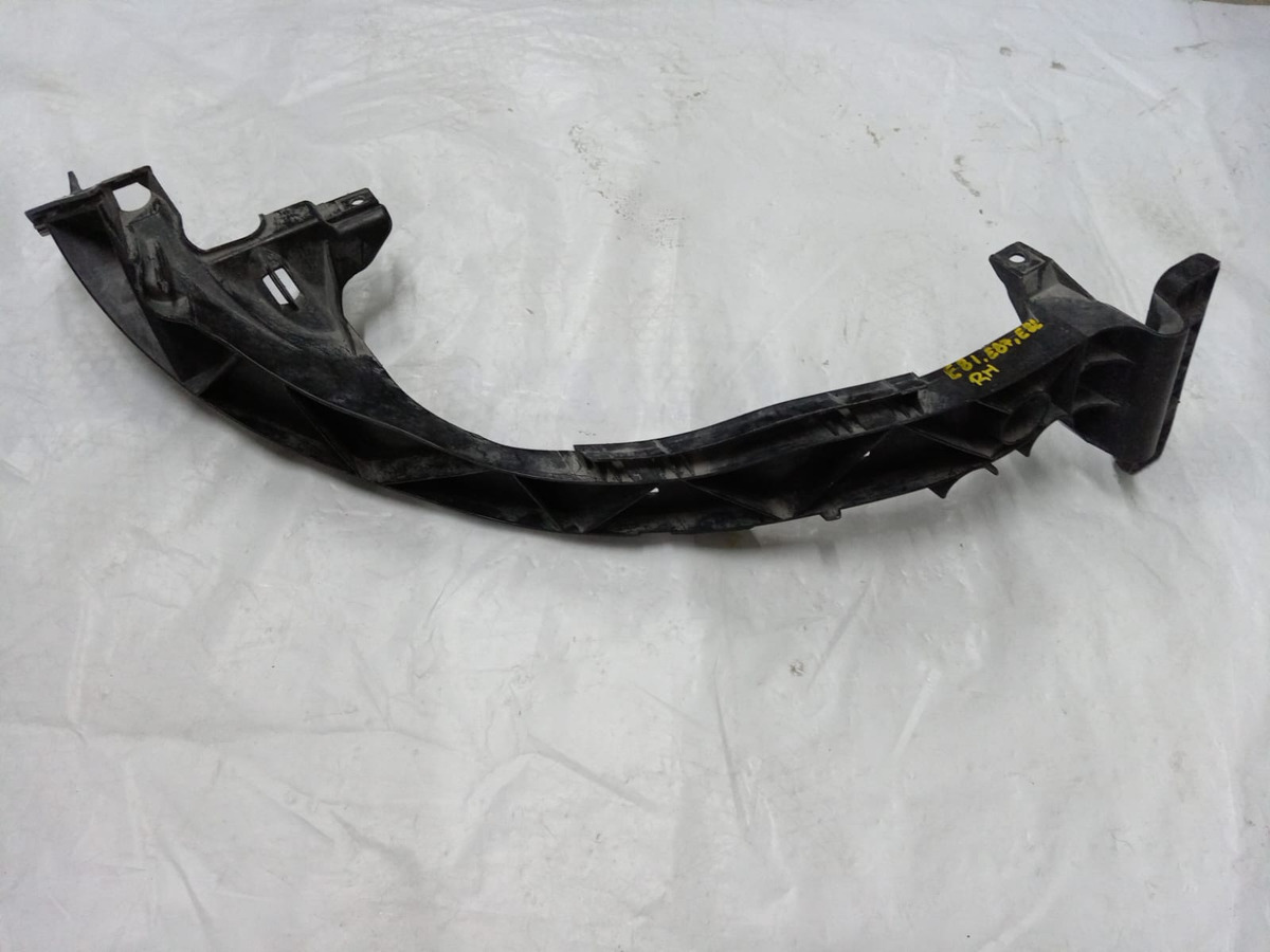 Guia Base De Faro Derecho Bmw E81,e87,e82 2008/2013.