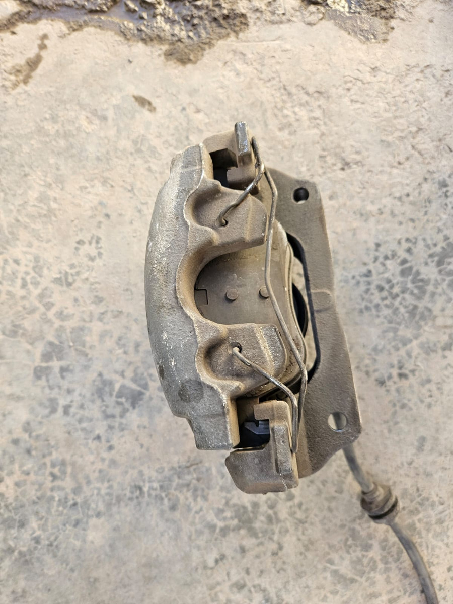 Renault Duster 2013-2020 Mordaza Delantero Derecha