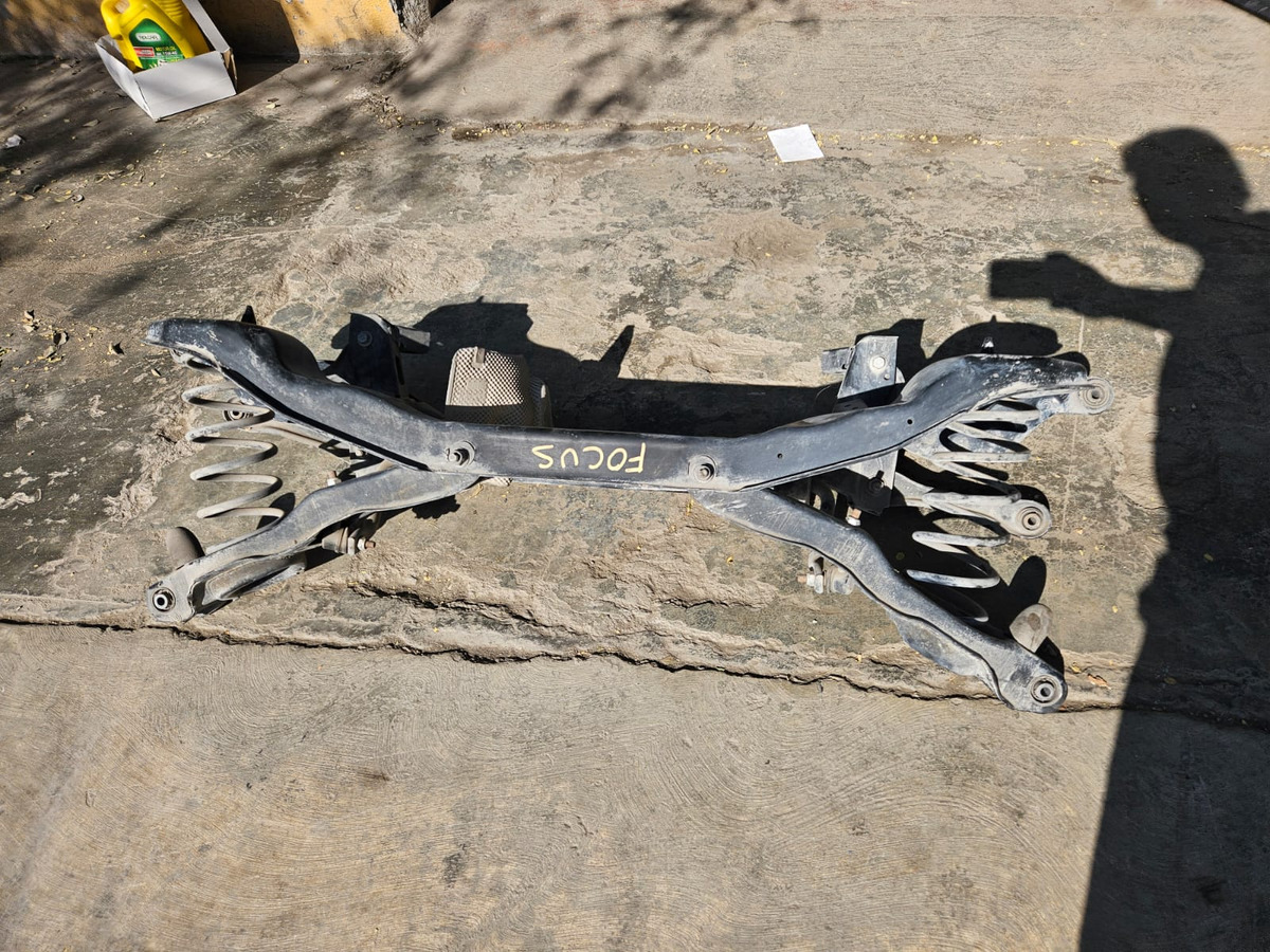 Ford Focus Europa 2009-2011 Puente Trasero Completo