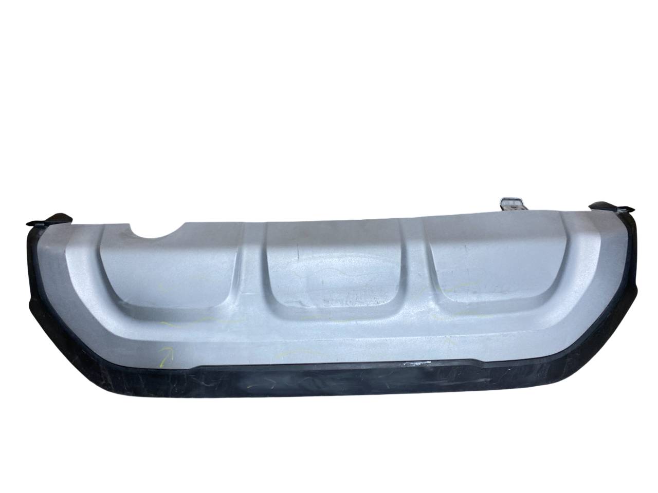 Suzuki Fronx 2023 - 2025 Moldura para defensa Trasera Usado Original