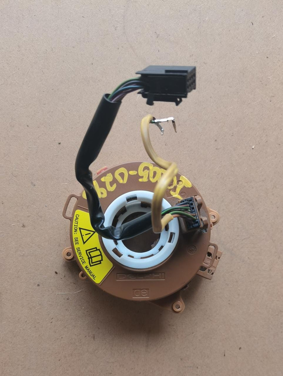 Resorte Reloj Claxon Dodge Vision 2015-2018   Usado Negro