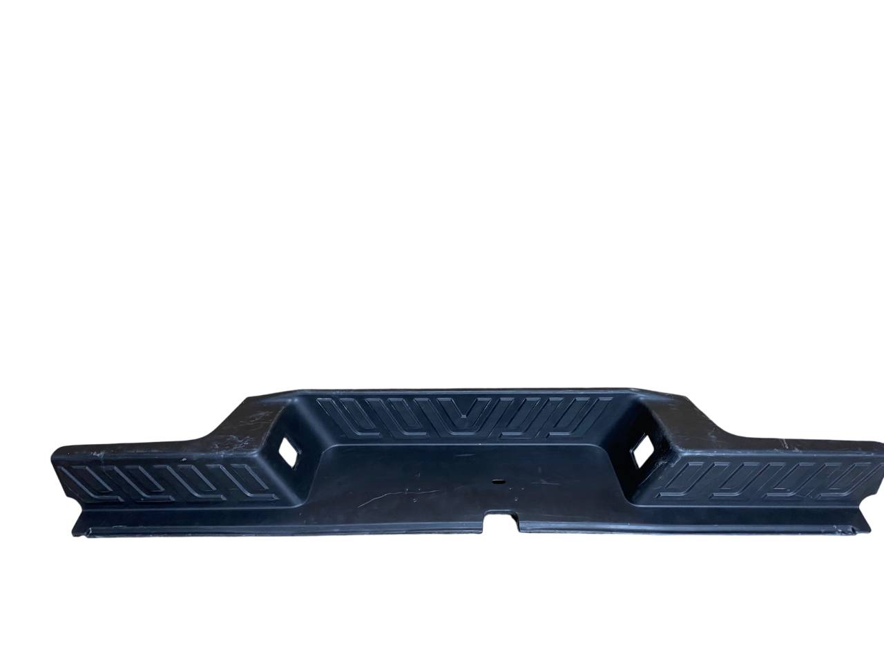 Nissan Frontier 2021 - 2024 Moldura para defensa Trasera Usado Original