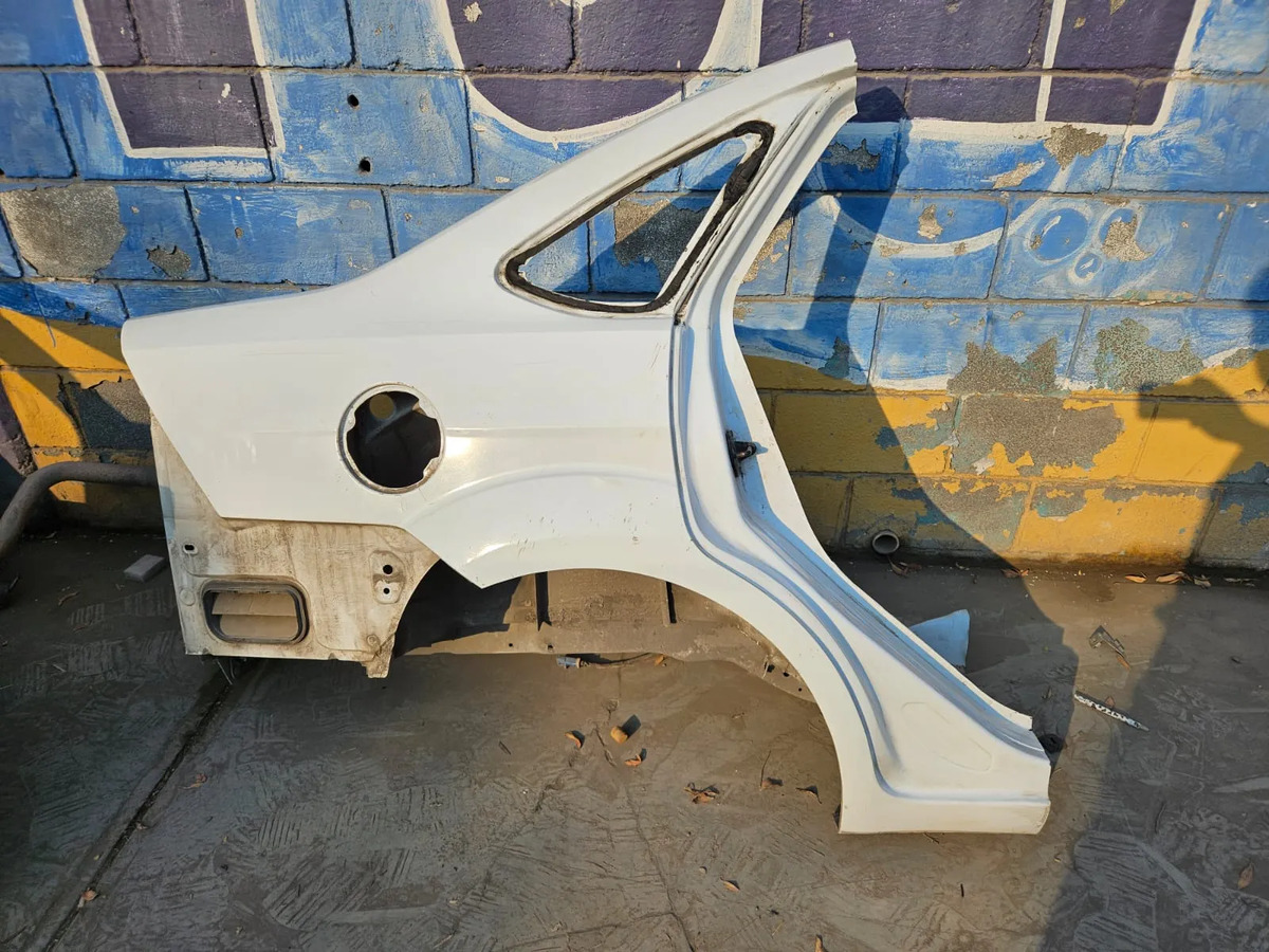 Ford Focus Europa 2009-2011 Costado Derecho Negro