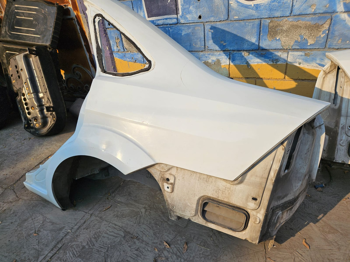 Ford Focus Europa 2009-2011 Costado Izquierdo Blanco