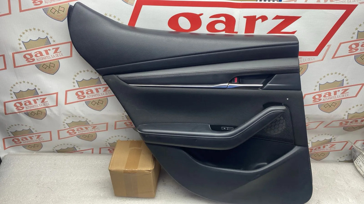 Mazda 3 2019 - 2025 Vestidura Trasera Izquierdo Usado Original