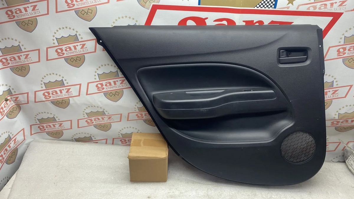 Dodge Attitude 2015 - 2024 Vestidura Trasera Izquierdo Usado Original