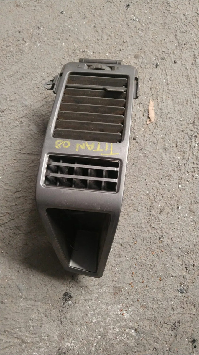 Rejilla Difusora Aire 1 A/a  Nissan Titan 2004-2007