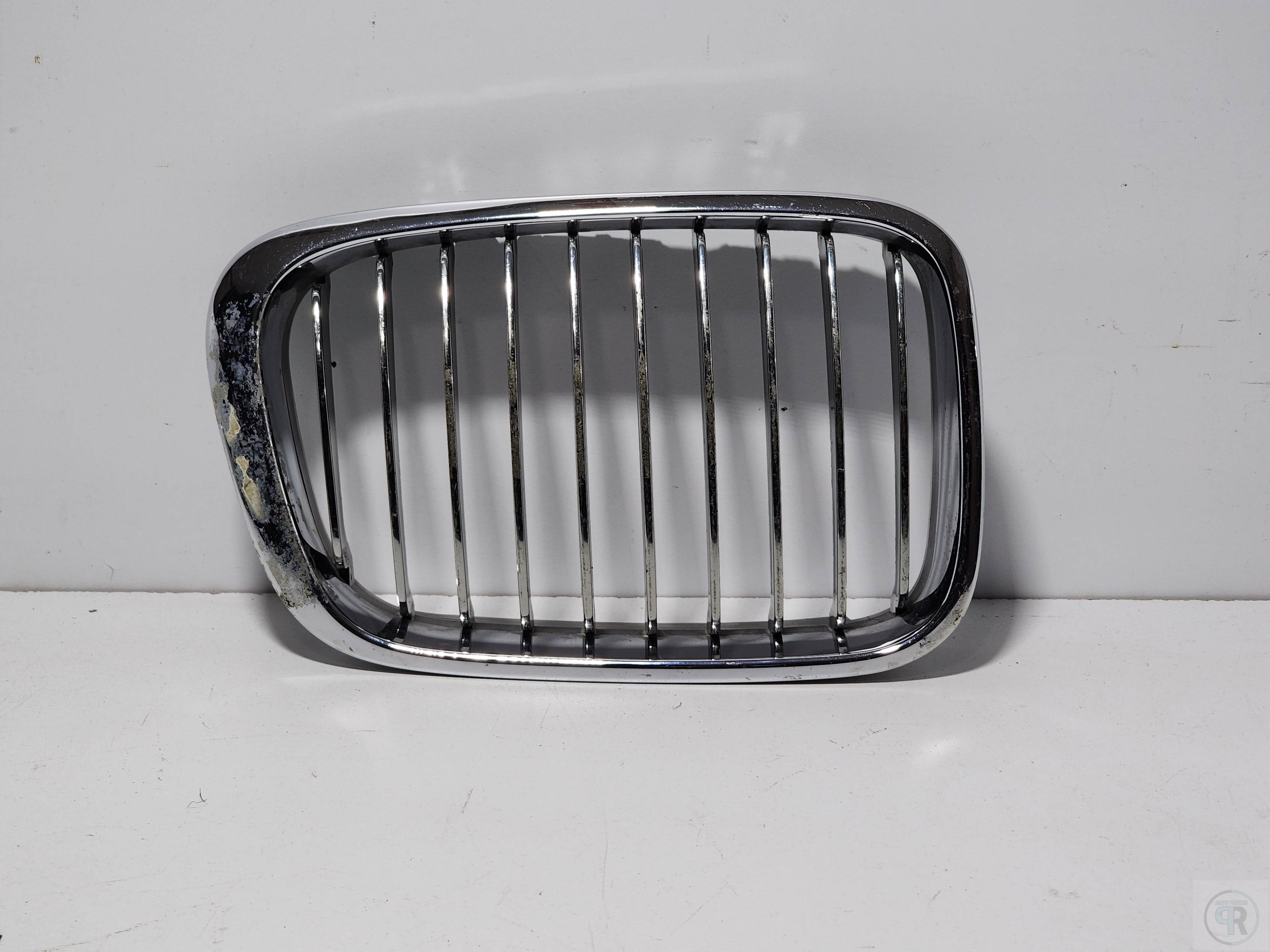 Bmw Serie 3 1998 - 2011 Parrilla Delantera Derecho Usado Original - vista 1
