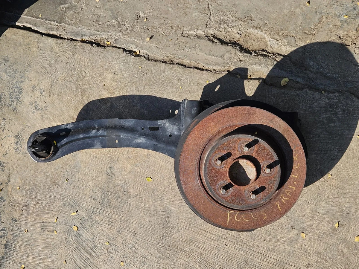 Ford Focus 2009-2011 Mango Trasero Completo Derecho Negro