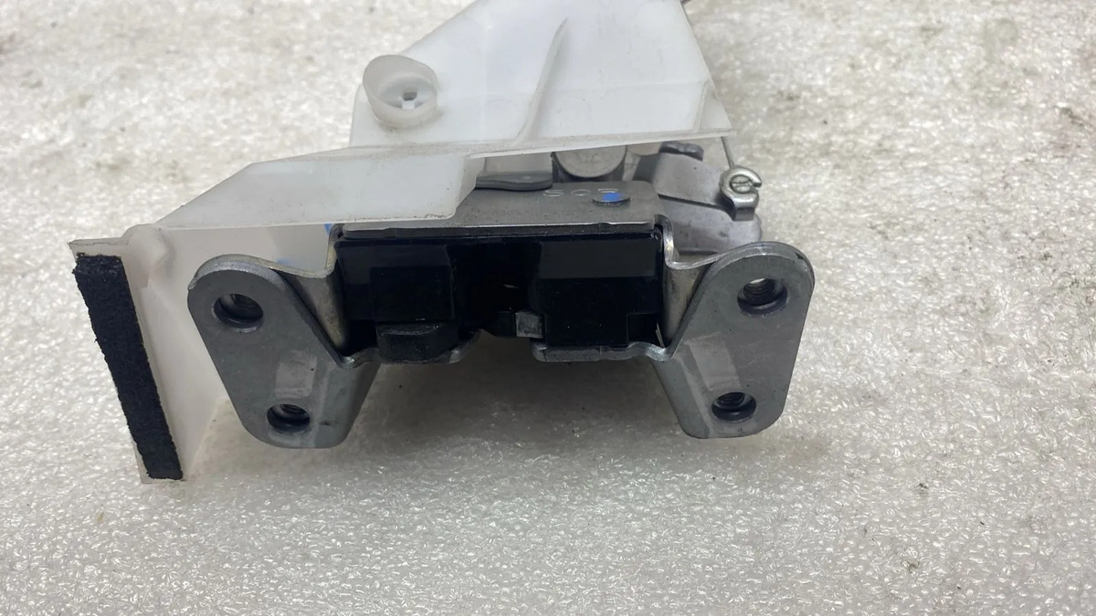 Toyota Sienna 2023 - 2025 Chapa Trasera Derecho Usado Original