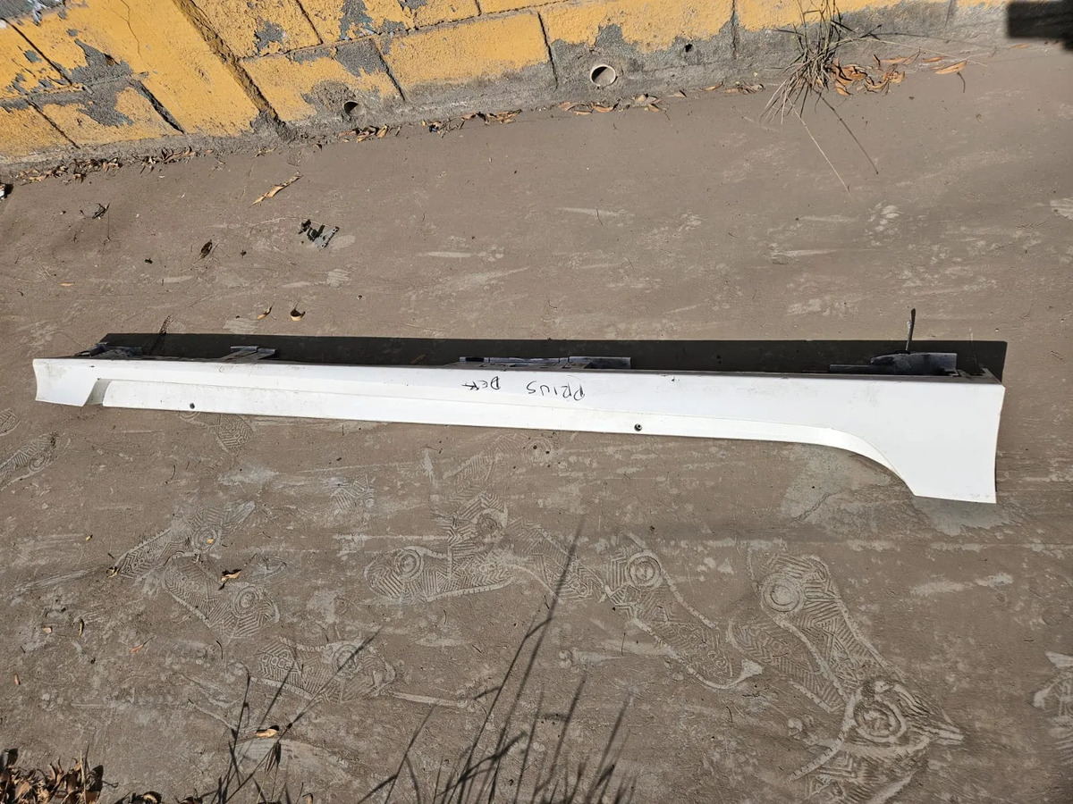 Toyota Prius 2019 Al 2023 Estribo Derecho Blanco