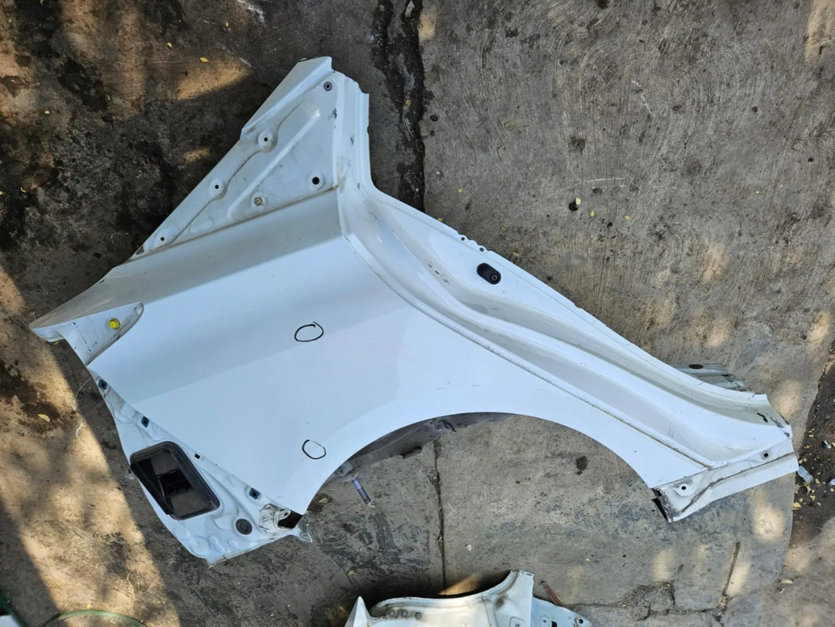 Toyota Prius 2018-2023 Costado Derecho Blanco