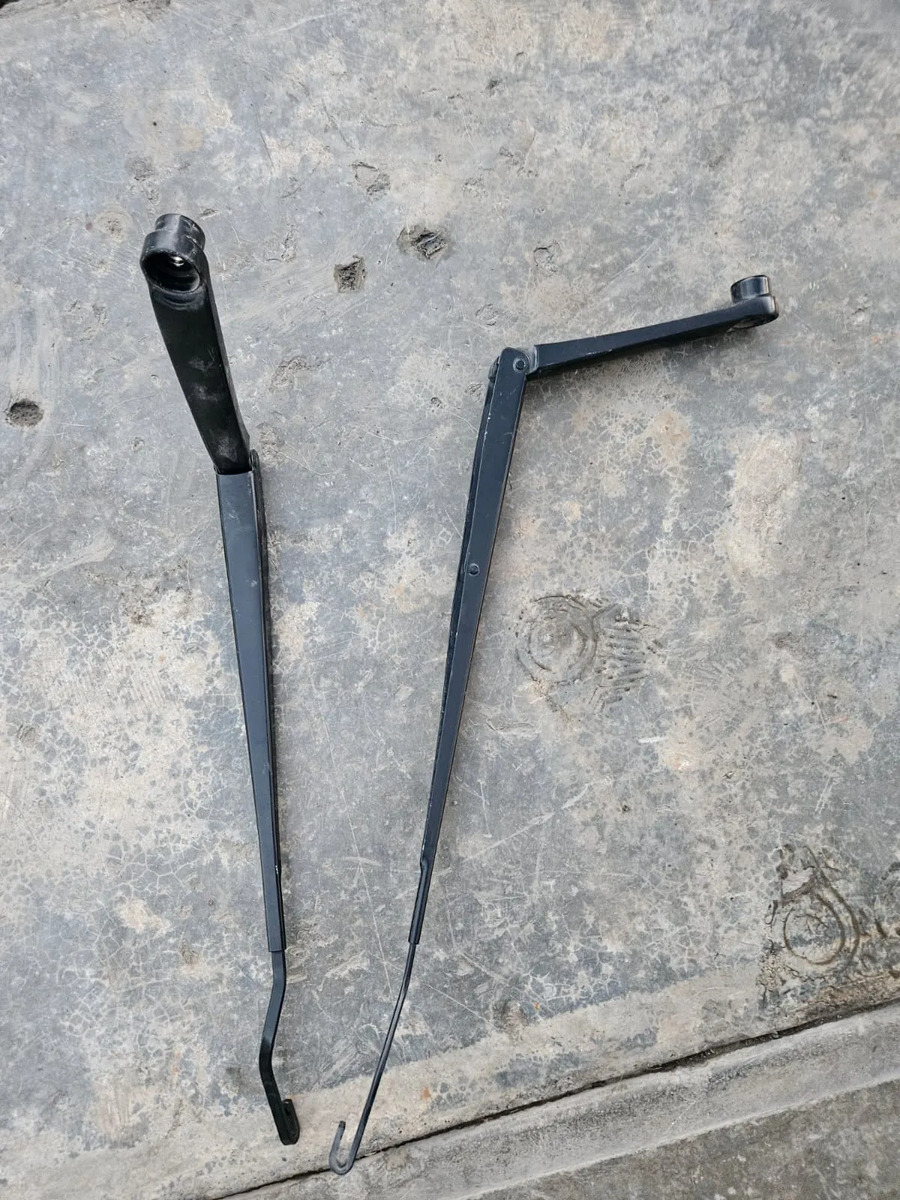 Hyundai Elantra 2022-2026 Brazos Limpiabrisas Derecho