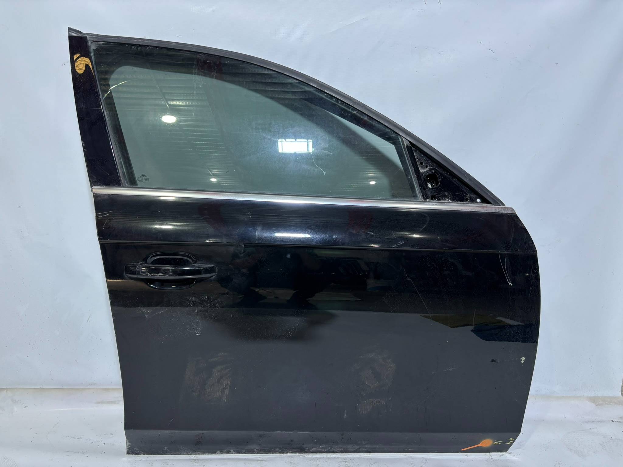 Audi A4 2009 - 2016 Puerta Delantera Derecho Usado Original - vista 1