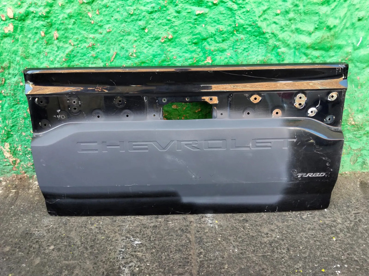 Tapa Batea Chevrolet Silverado 2019-2023 Usado Original Negro