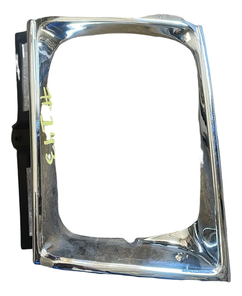 Moldura Del Toyota Pick Up 1981-1991 Genérico C/detalle Plateado