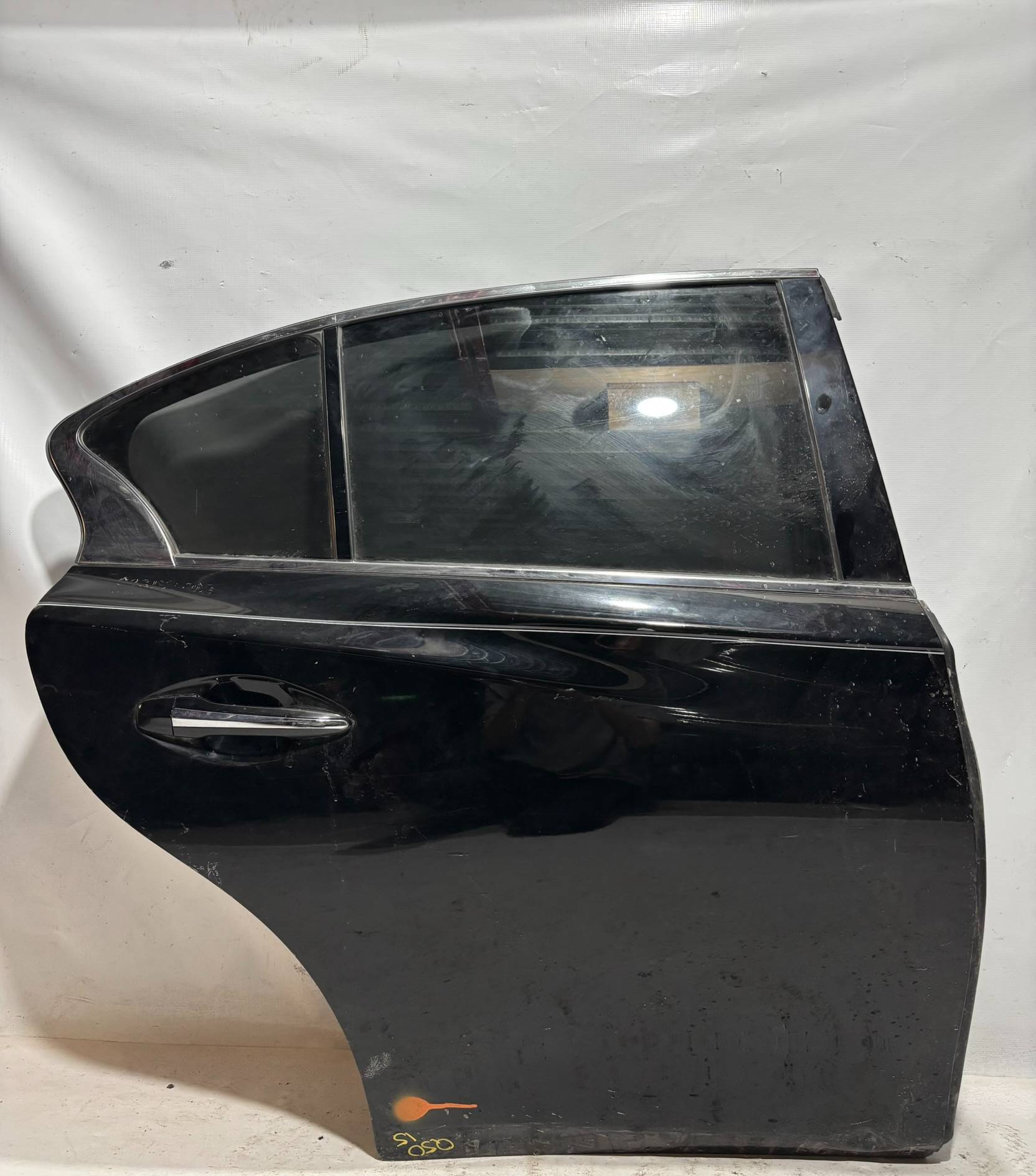 Infiniti Q50 2015 - 2021 Puerta Trasera Derecho Usado Original - vista 1