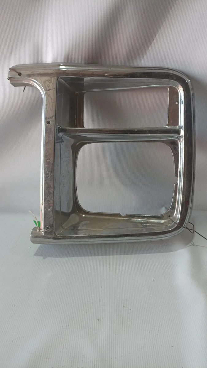 Bisel Frontal Rh Ford Pu 1980-1986 Genérico C/detalle Plateado Derecho