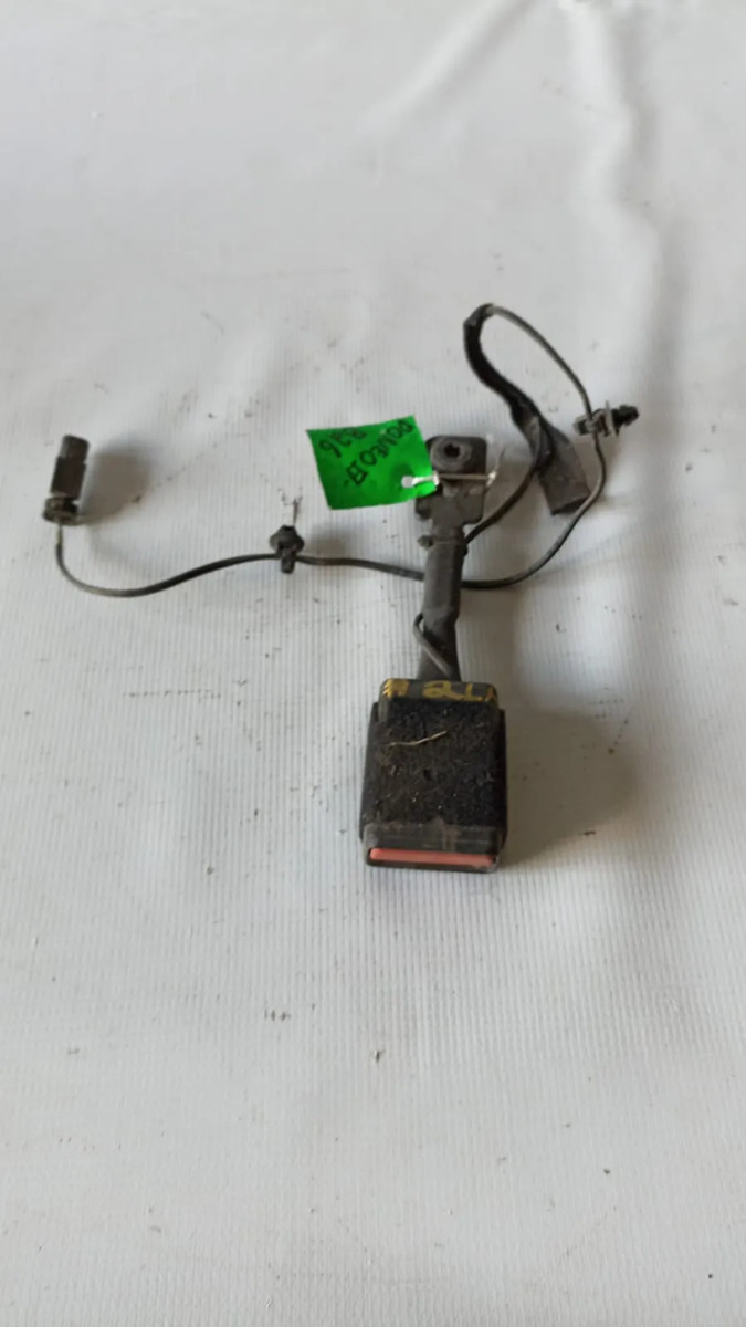 Broche De Cinturon Del. Lh Dodge Neon 2017-2019