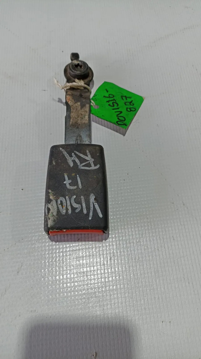Broche De Cinturón Del. Rh Dodge Vision 2015-2018 Usado
