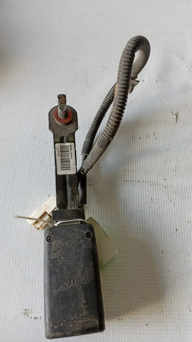 Broche De Cinturón Delantero Lh Kia Rio 2015-2017 Usado
