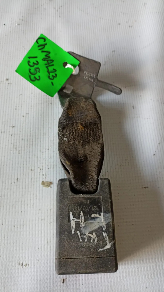 Broche De Cinturón Tras Lh Chevrolet Malibu 2013-2016 Usado