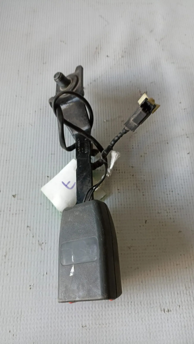 Broche De Cinturón Del Rh Chevrolet Spark 2011-2016 Usado