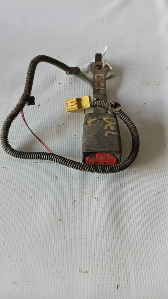 Broche De Cinturón Del Rh Hyundai Elantra 2014-2016 Usado