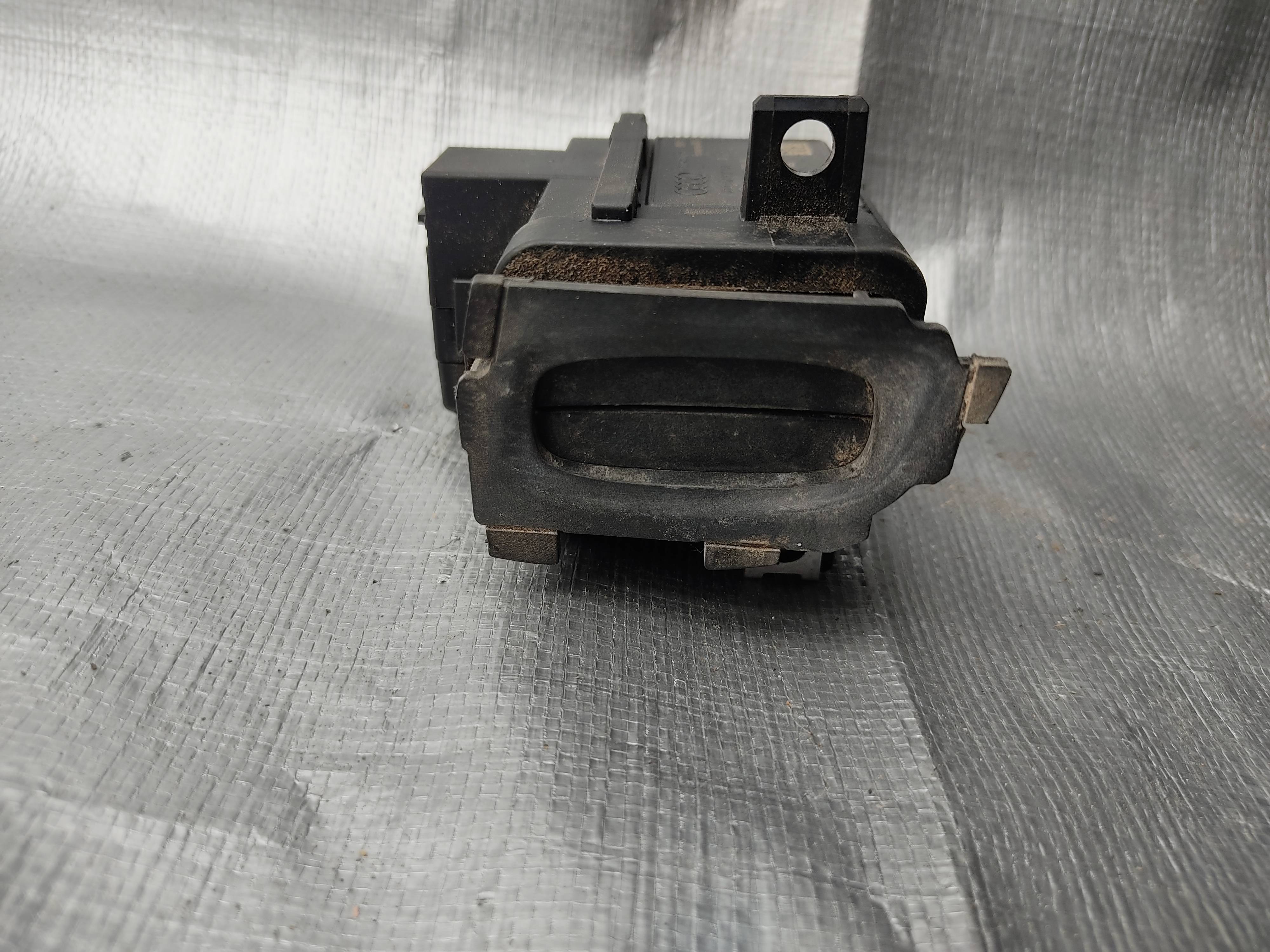 Audi Q5 2013 - 2017 Switches de Encendido Delantera Izquierdo Usado Original