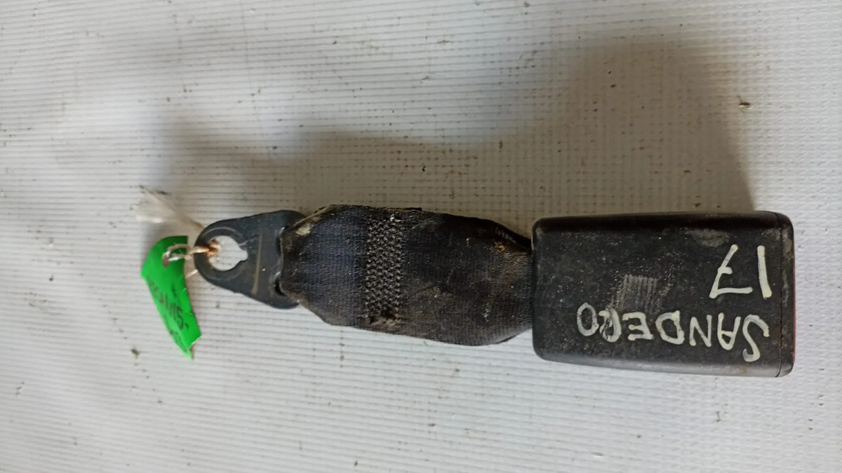 Broche De Cinturón Tras Lh Ranualt Sandero 2015-2019 Usado
