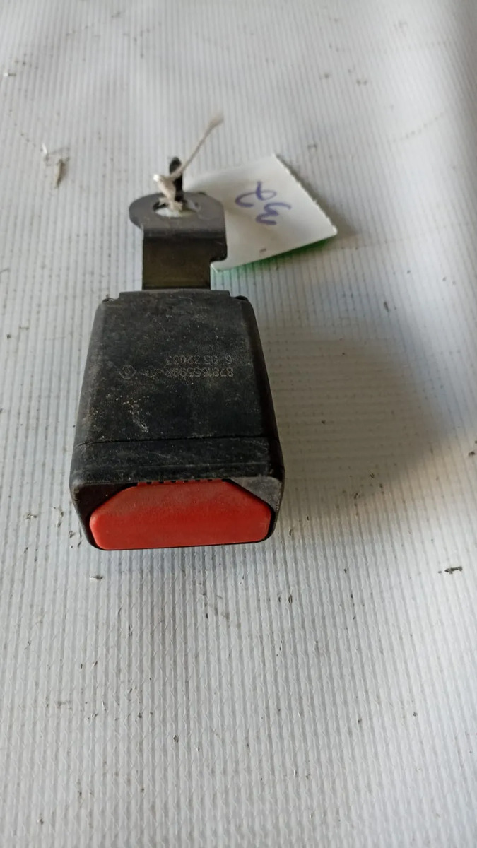 Broche De Cinturón Tras Rh Ranualt Sandero 2015-2019 Usado
