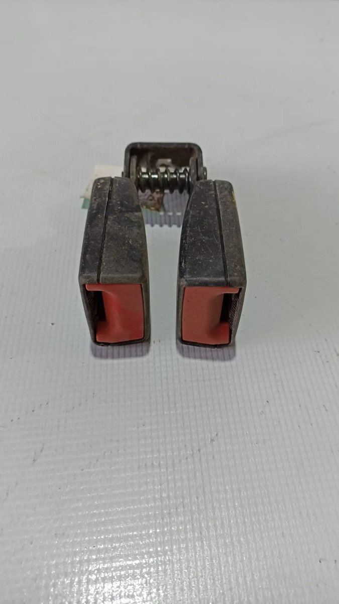 Broche De Cinturón Tras Rh Chevrolet Cruze 2010-2014 Usado