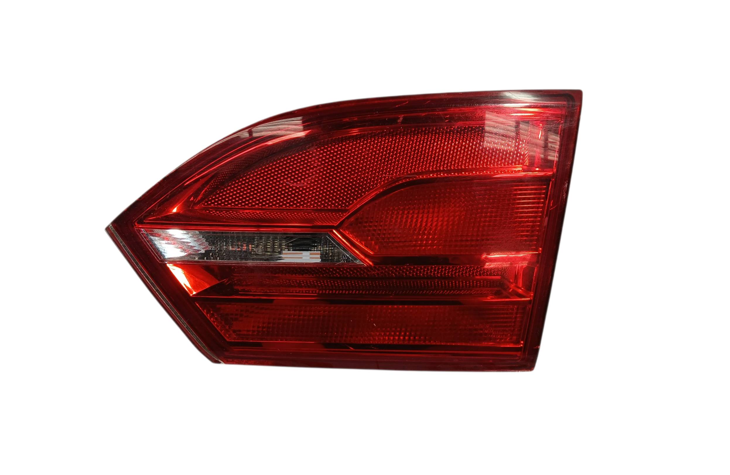 Volkswagen Jetta mk6 2011 - 2014 Intercalavera Derecho Usado Original