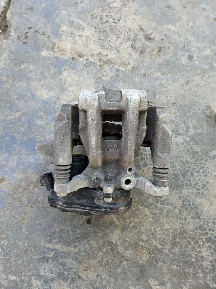 Toyota Corolla 2020-2024 Caliper Trasero Derecho Elect