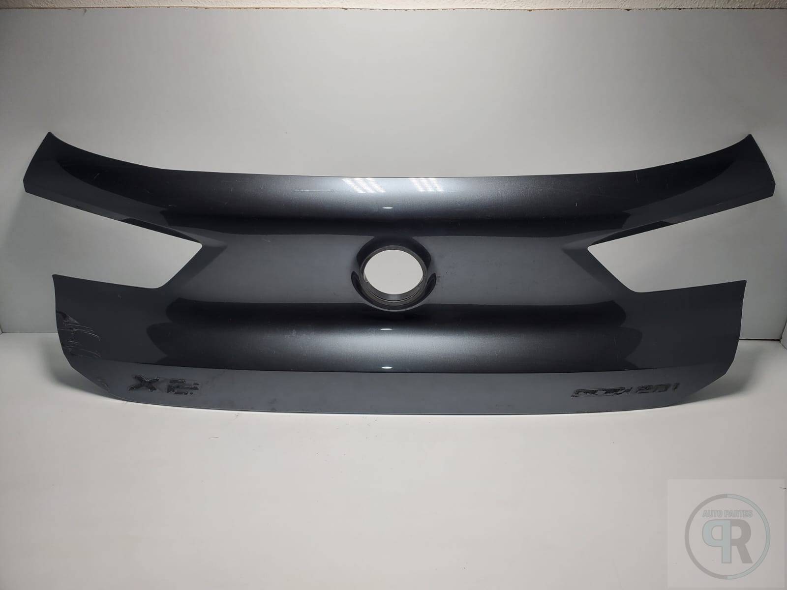Bmw X2 2018 - 2022 Moldura para Cajuela Trasera Usado Original
