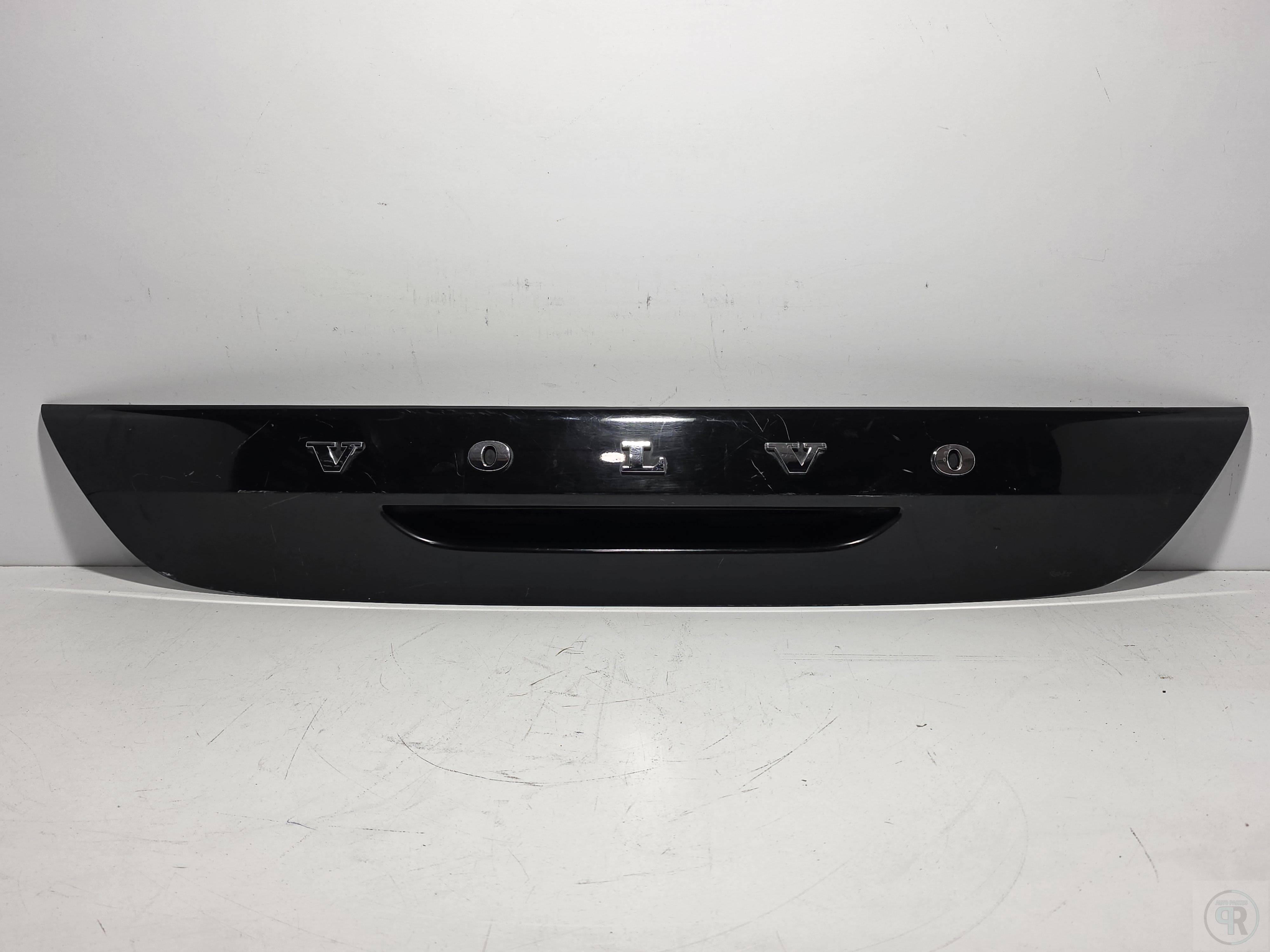 Volvo V40 2012 - 2018 Moldura para Cajuela Trasera Usado Original