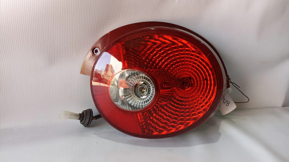Calavera Rh Genérica C/detalle Chevrolet Matiz 2006-2013 Derecho/pasajero Rojo - vista 1