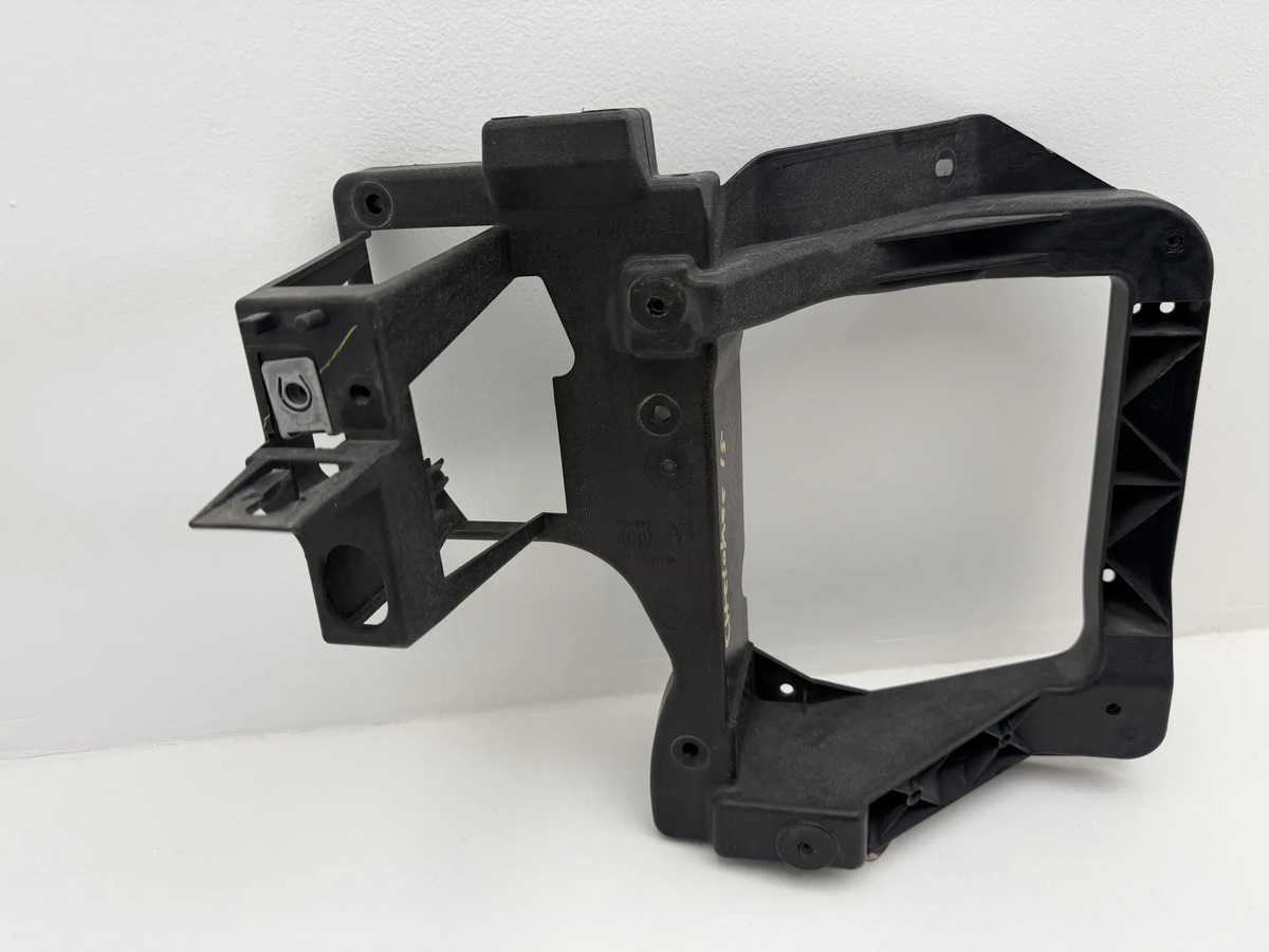 Jeep Latitude 2014 - 2018 Base de Faro Izquierdo Usado Original