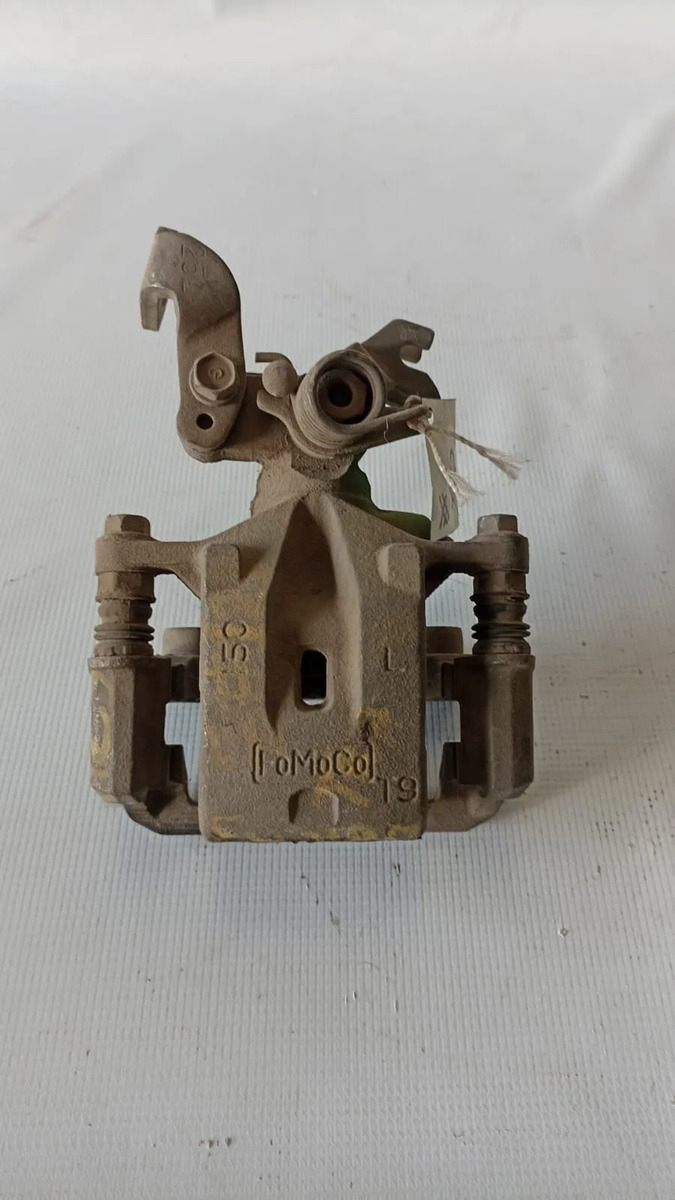 Caliper Trasero Ford Fusion  2010-2012 Usado Original