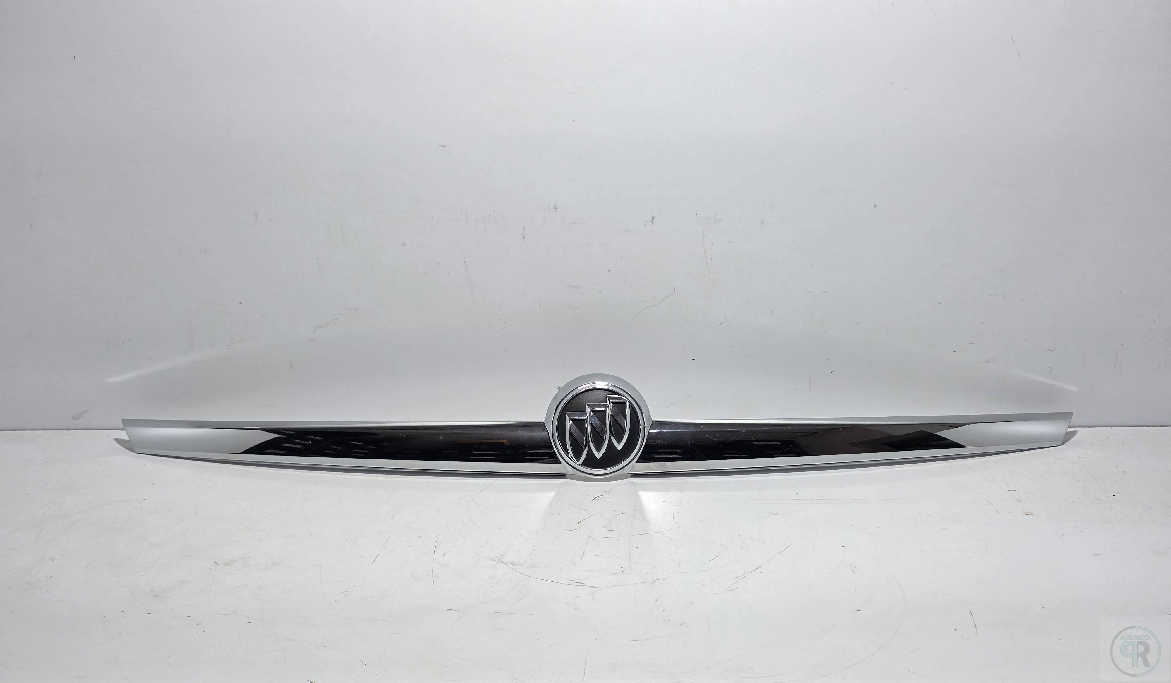 Buick Envision 2016 - 2018 Moldura para Cajuela Trasera Usado Original