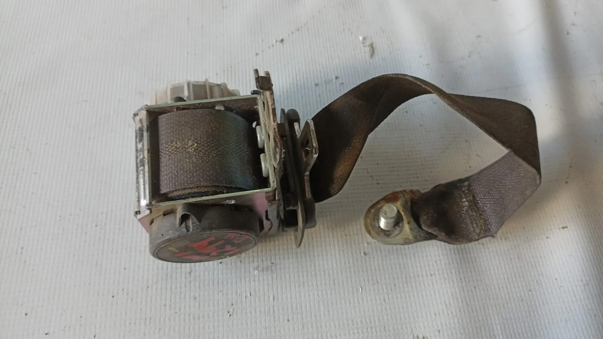 Cinturon Trasero Rh Nissan Sentra 2013-2016 Usado Original