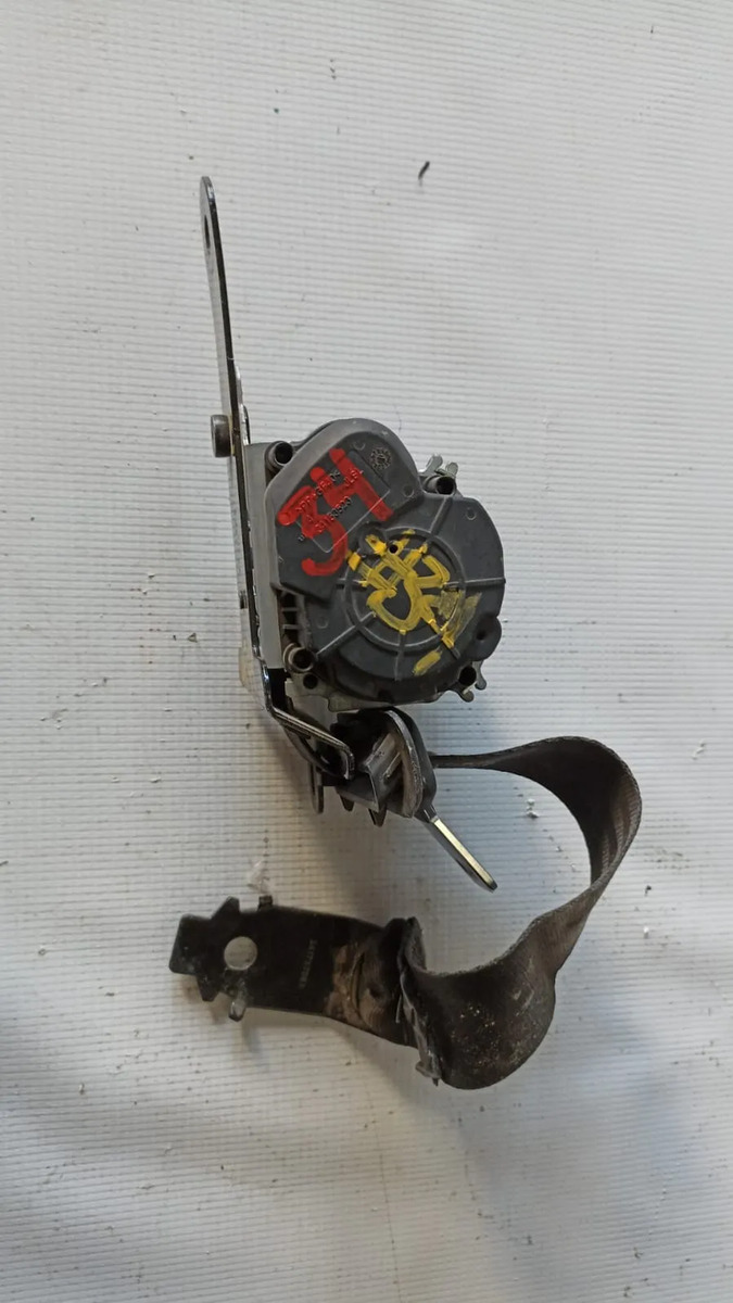 Cinturon Trasero Rh Chevrolet Cavalier 2018-2020 Usado