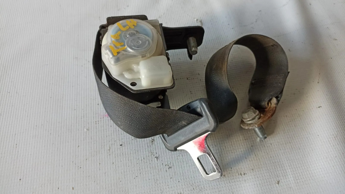 Cinturon Trasero Lh Hyundai Elantra 2014-2016 Usado Original
